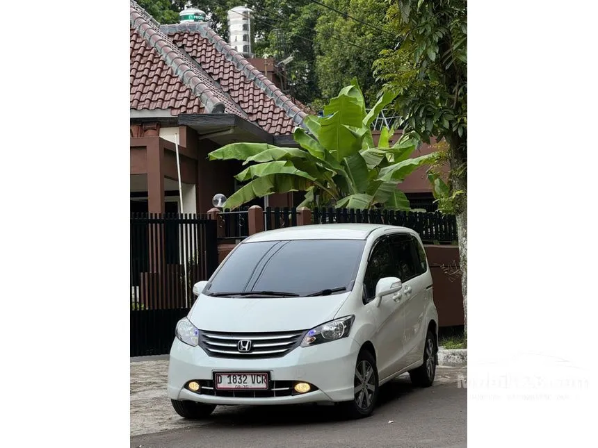 2011 Honda Freed Power Sliding Door MPV