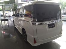 Voxy AT White Ready siap diantar ke garasimu