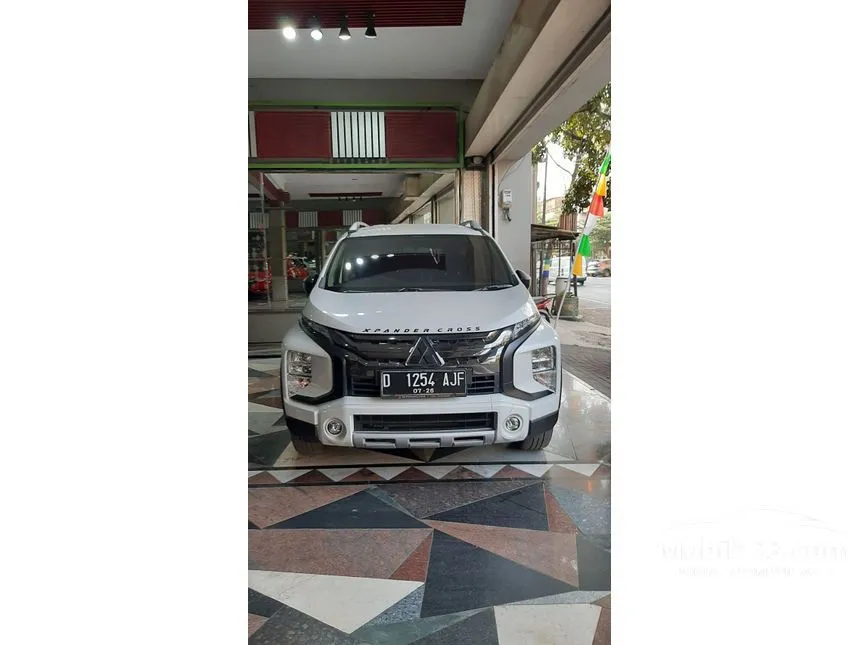 Jual Mobil Mitsubishi Xpander Cross 2021 Premium 1.5 di Jawa Barat Automatic MPV Putih Rp 260.000.000
