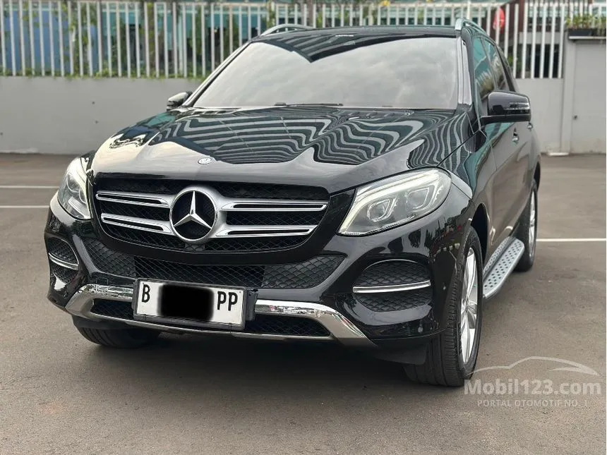 2016 Mercedes-Benz GLE400 Exclusive 4MATIC MC Nov SUV