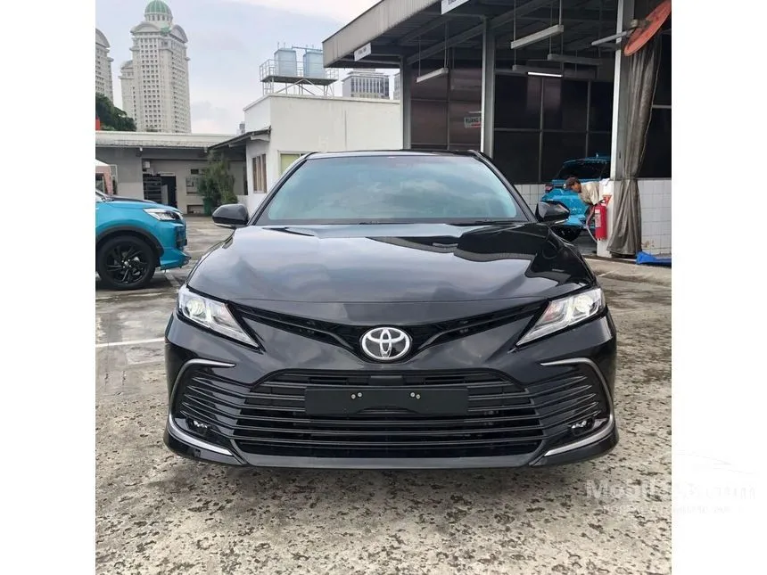 2022 Toyota Camry V Sedan