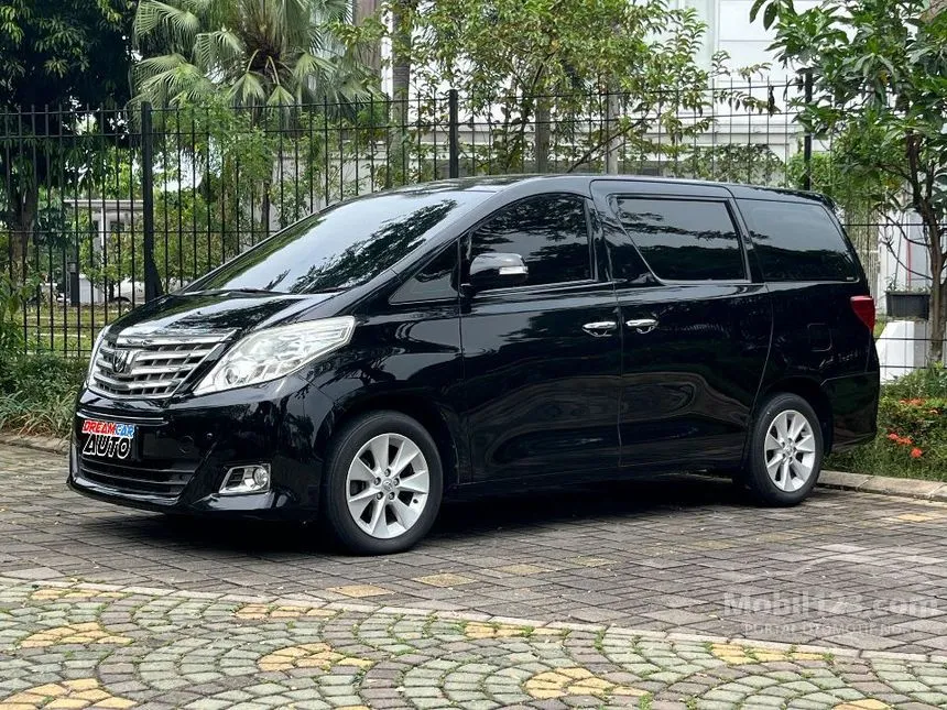 2013 Toyota Alphard X MPV