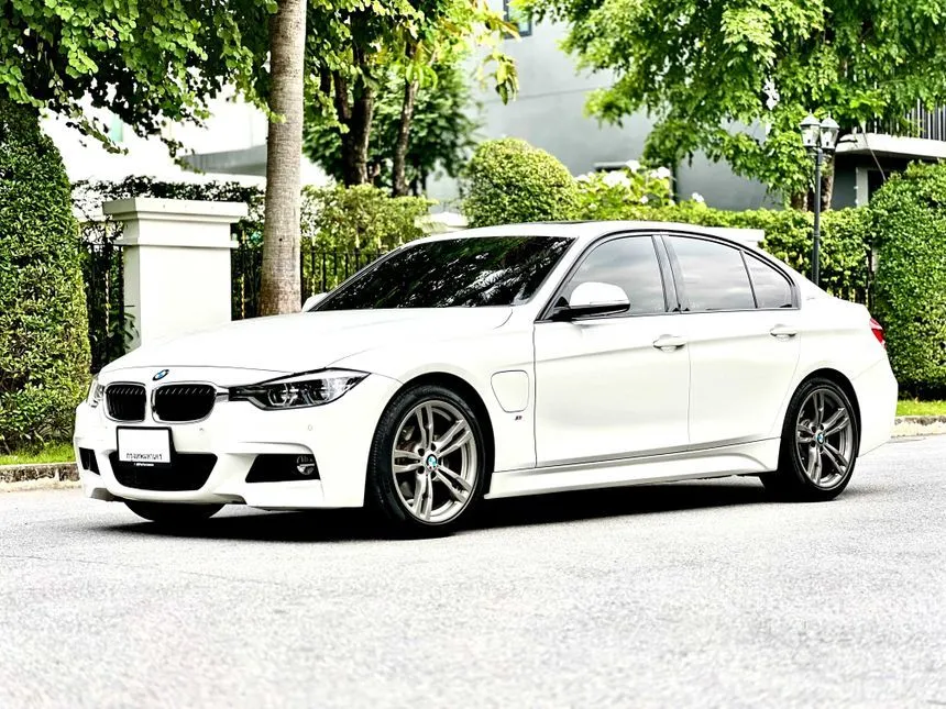 2018 BMW 330e M Sport Sedan