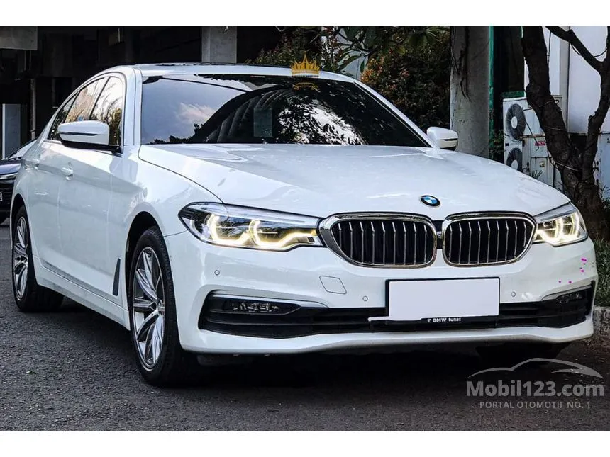 Jual Mobil BMW 520i 2020 M Sport Edition 75 2.0 di Banten Automatic Sedan Putih Rp 620.000.000