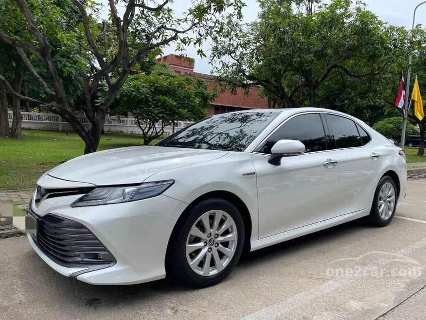 2019 Toyota Camry Hybrid Premium Sedan