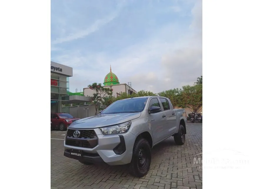 Jual Mobil Toyota Hilux 2024 E Double Cab 4X4 2.4 di DKI Jakarta Manual Pickup Silver Rp 430.000.000