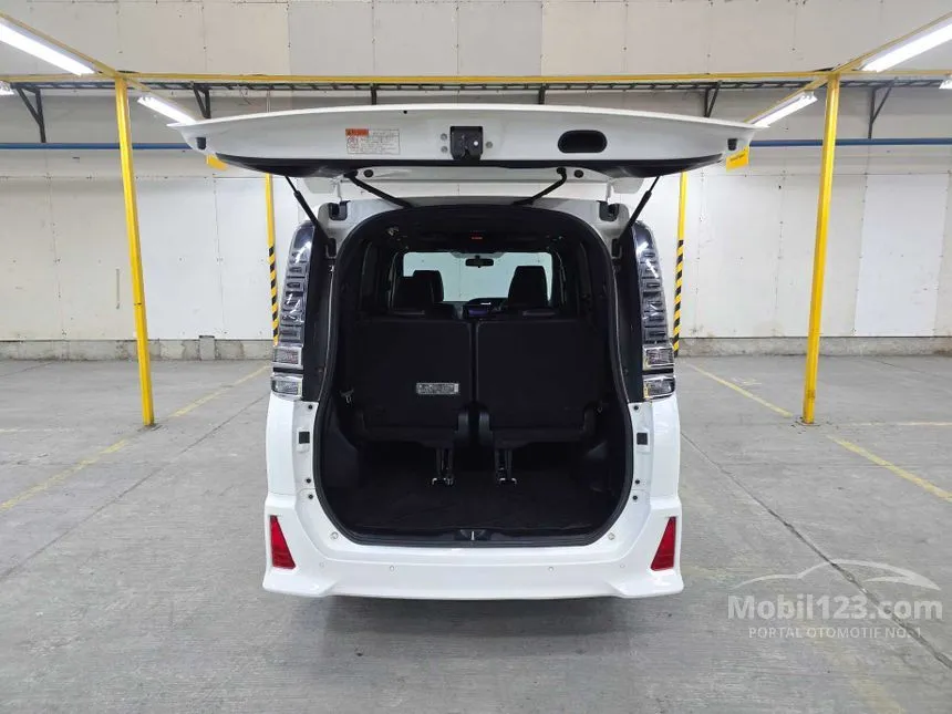2018 Toyota Voxy MPV