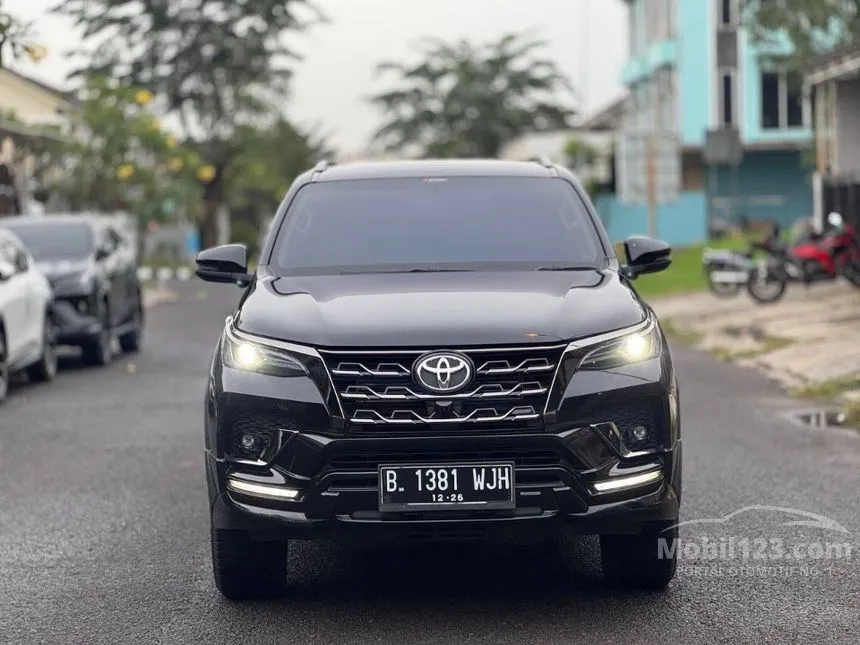 Jual Mobil Toyota Fortuner 2021 VRZ GR SPORT 4X2 2.4 di Banten Automatic SUV Hitam Rp 460.000.000