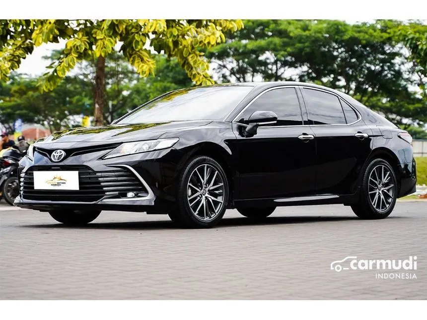 2022 Toyota Camry V Sedan