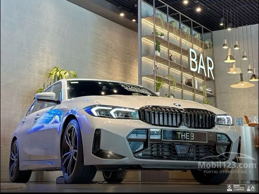 Jual Mobil BMW 330i 2024 M Sport Pro 2.0 di DKI Jakarta Automatic Sedan Abu