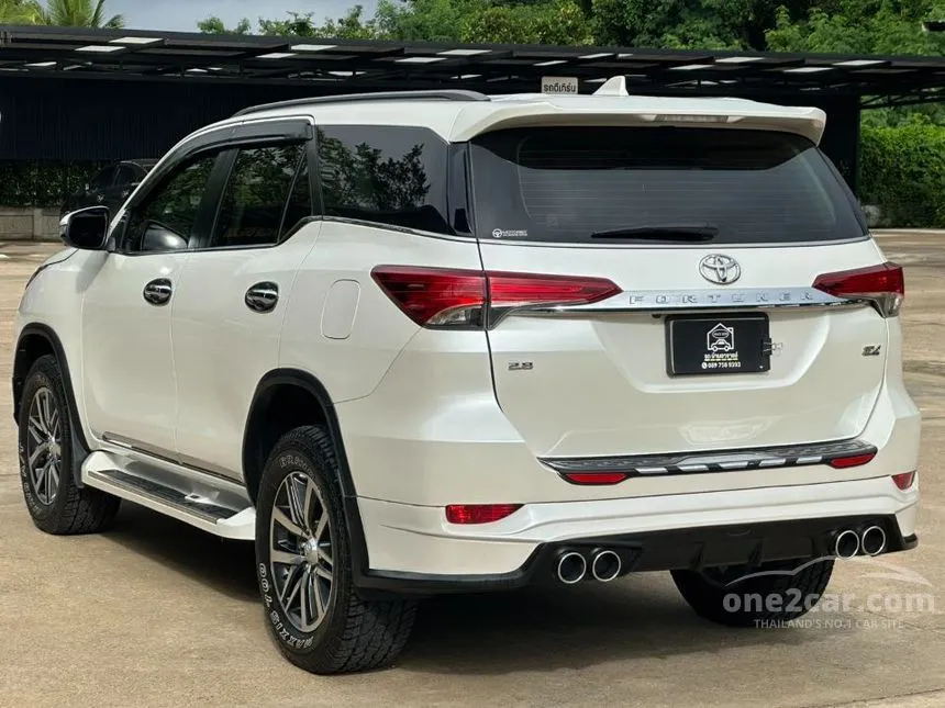 2018 Toyota FORTUNER V SUV