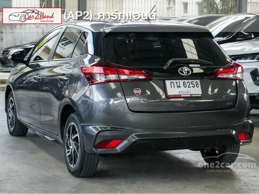 2020 Toyota YARIS Mid Hatchback