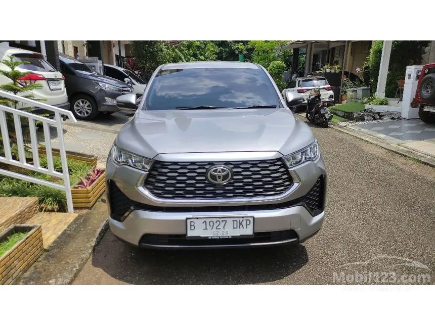 2022 Toyota Kijang Innova Zenix V (Non Premium Color) MPV