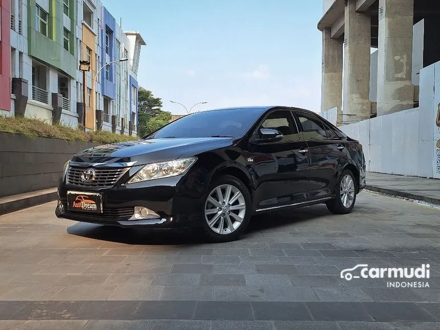 2014 Toyota Camry V Sedan