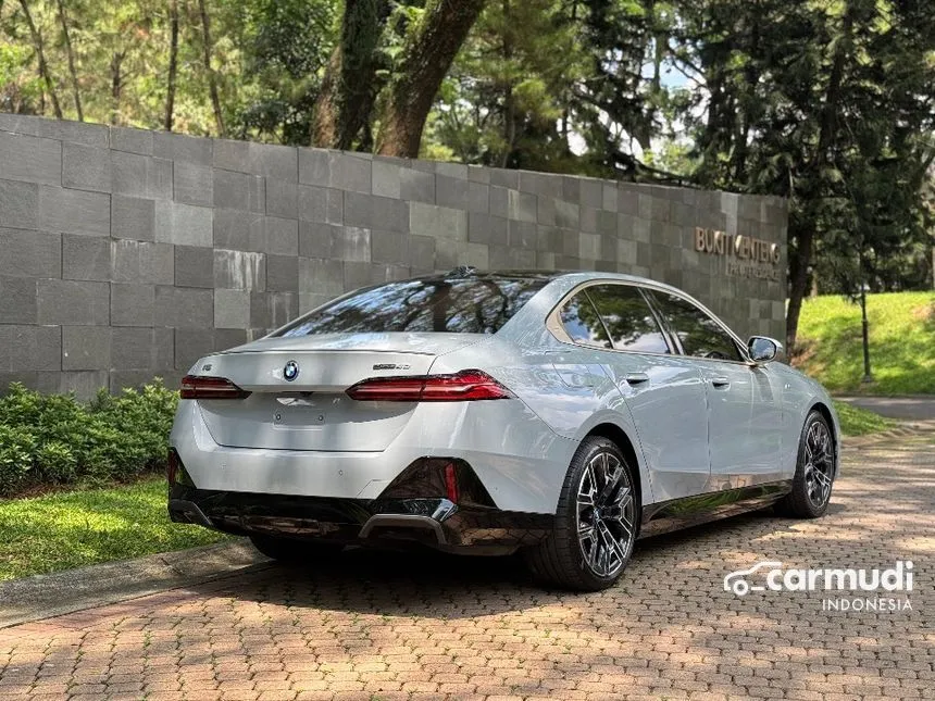 2023 BMW i5 eDrive40 M Sport Sedan