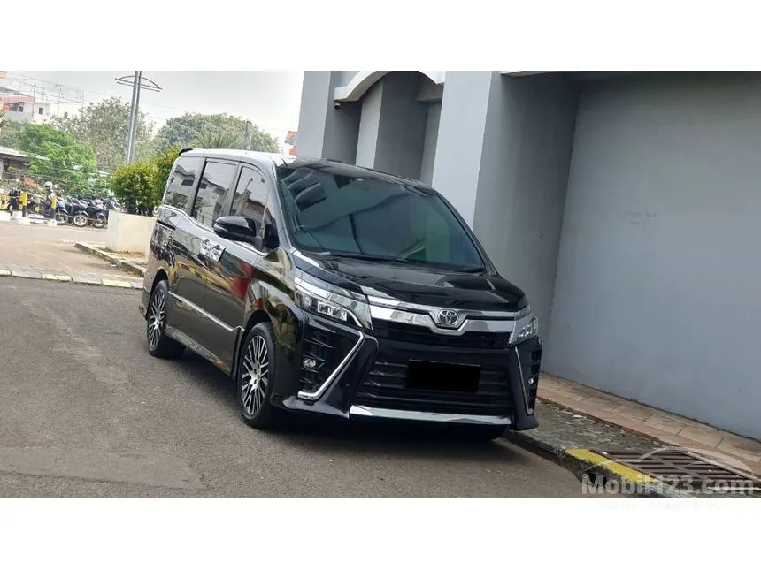 2018 Toyota Voxy MPV
