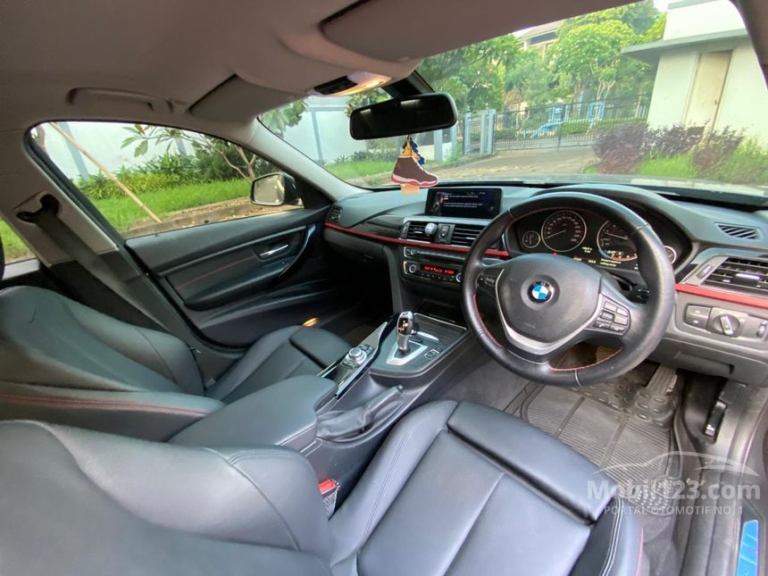 Jual Mobil  BMW  320i  2013 Sport 2 0 di DKI Jakarta 