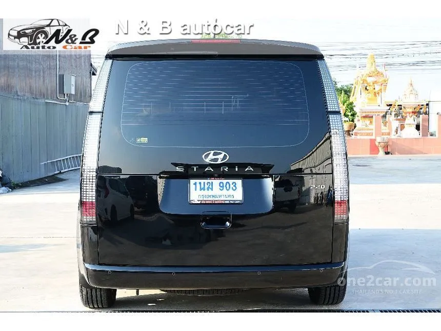 2022 Hyundai Staria SEL Van
