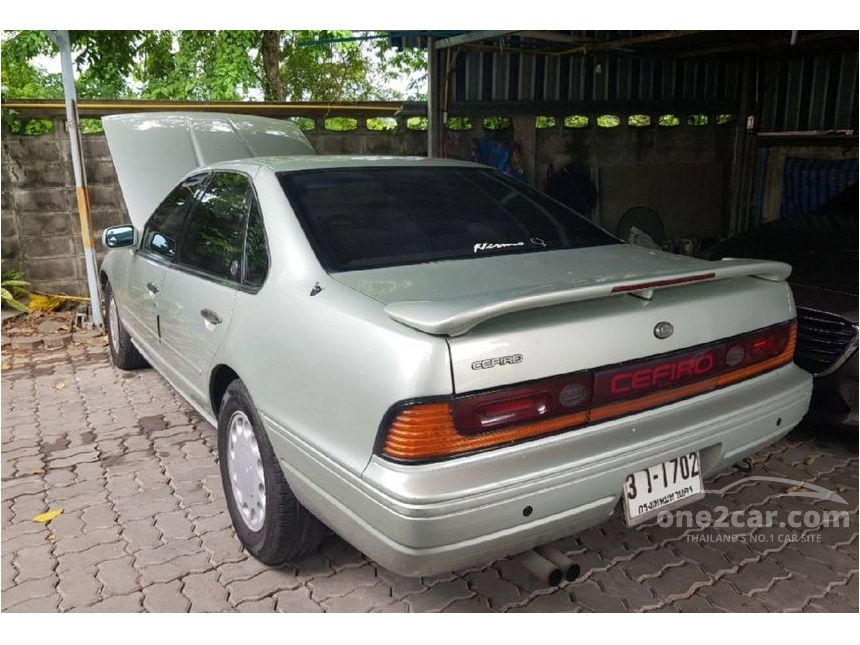 Nissan cefiro 1992