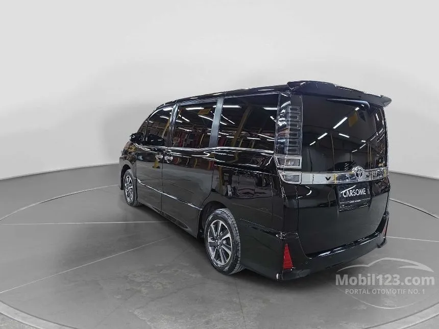 2018 Toyota Voxy MPV