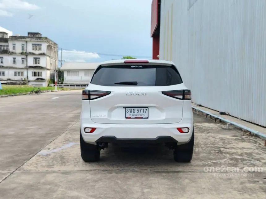 2022 Isuzu MU-X Active SUV