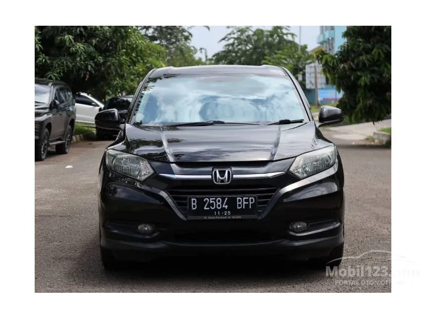Jual Mobil Honda HR