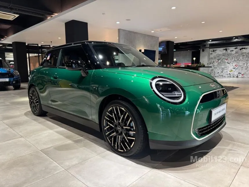 Jual Mobil MINI Cooper 2025 Cooper SE di Kalimantan Barat Automatic Hatchback Hijau Rp 1.087.000.000