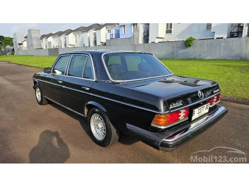 1985 Mercedes-Benz 280E Sedan