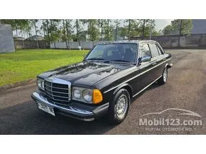 1985 Mercedes-Benz 280E 2.7 Sedan