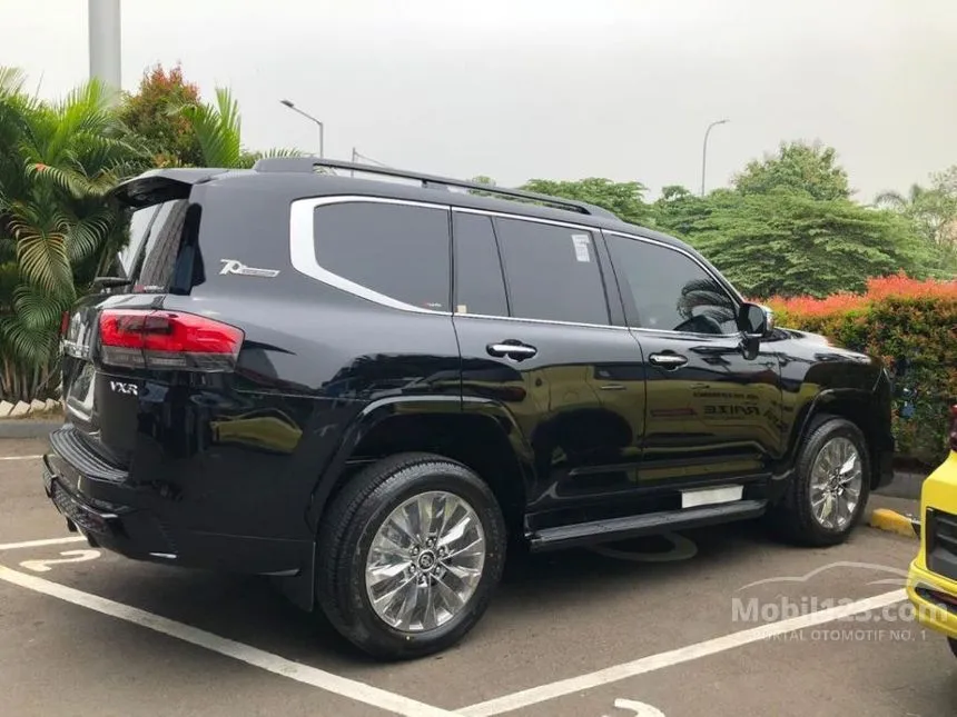 2026 Toyota Land Cruiser 300 VX-R SUV
