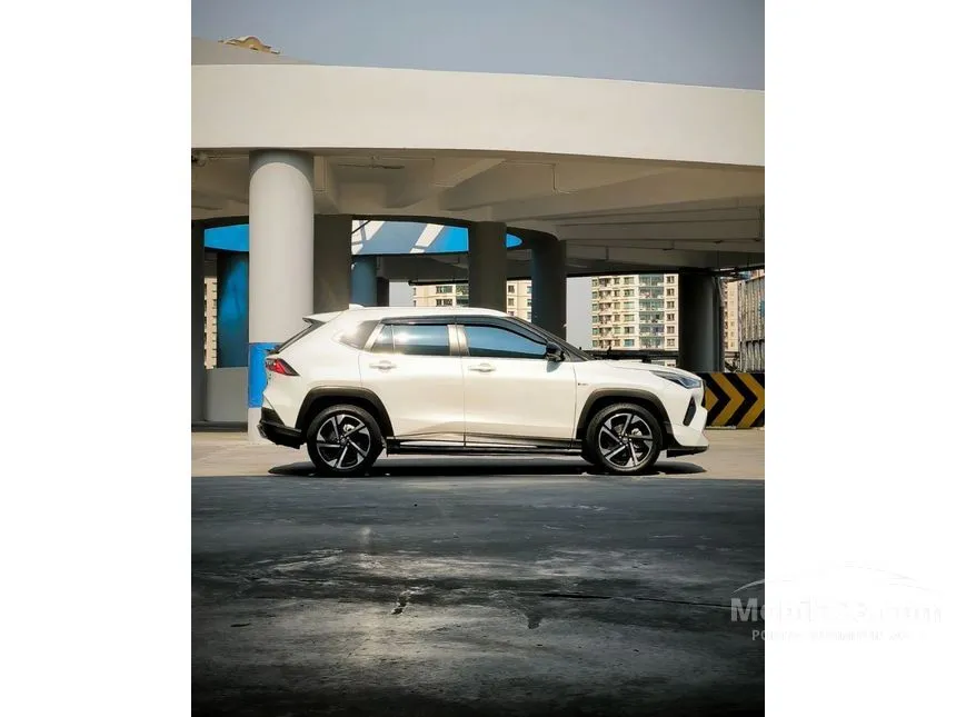 2024 Toyota Yaris Cross S HV with GR Parts Aero Pkg(Prem Clr) SUV
