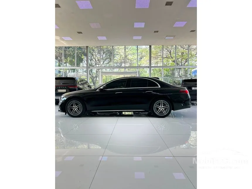 2025 Mercedes-Benz E300 AMG Line Sedan