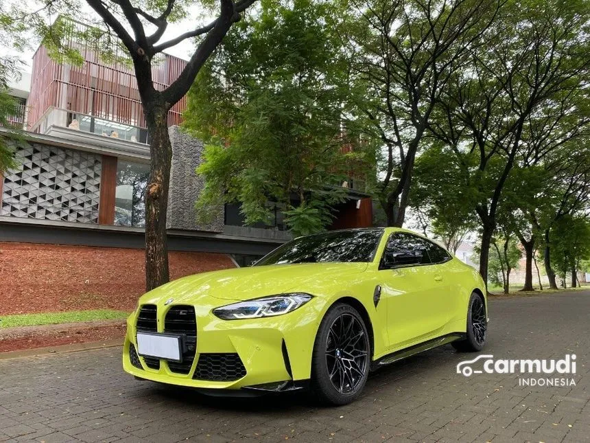 Jual Mobil BMW M4 2023 Competition 3.0 di Banten Automatic Cabriolet Kuning Rp 2.400.000.000