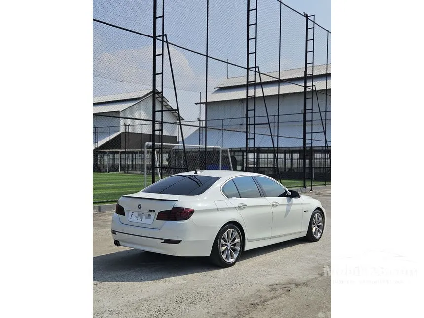 2014 BMW 520i Modern Sedan