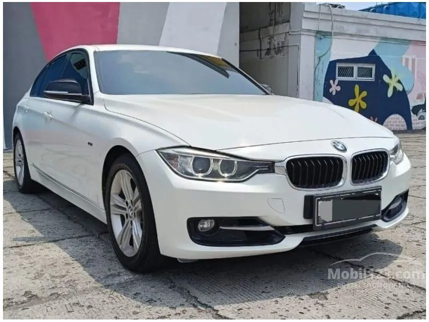 Jual Mobil BMW 320i 2014 Sport 2.0 di DKI Jakarta Automatic Sedan Putih Rp 298.000.000