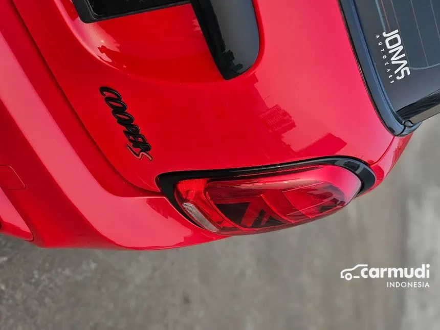 2018 MINI Cooper S 3 Door (Red Hot) Hatchback