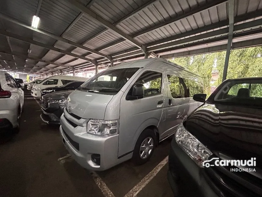 2024 Toyota Hiace Commuter Van Wagon