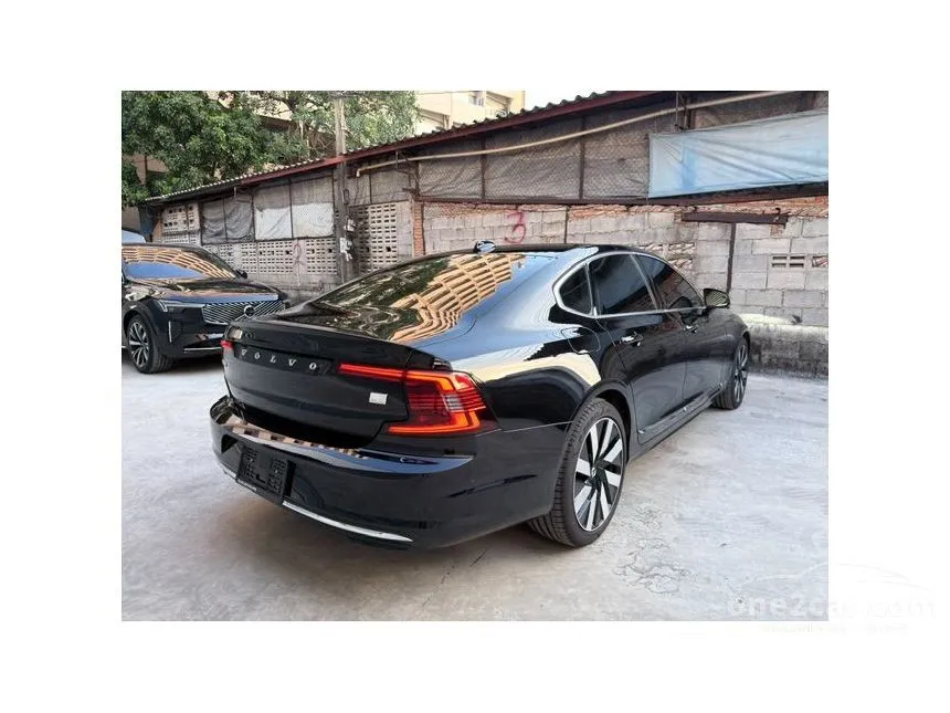 2026 Volvo S90 Recharge Ultimate T8 Bright Sedan