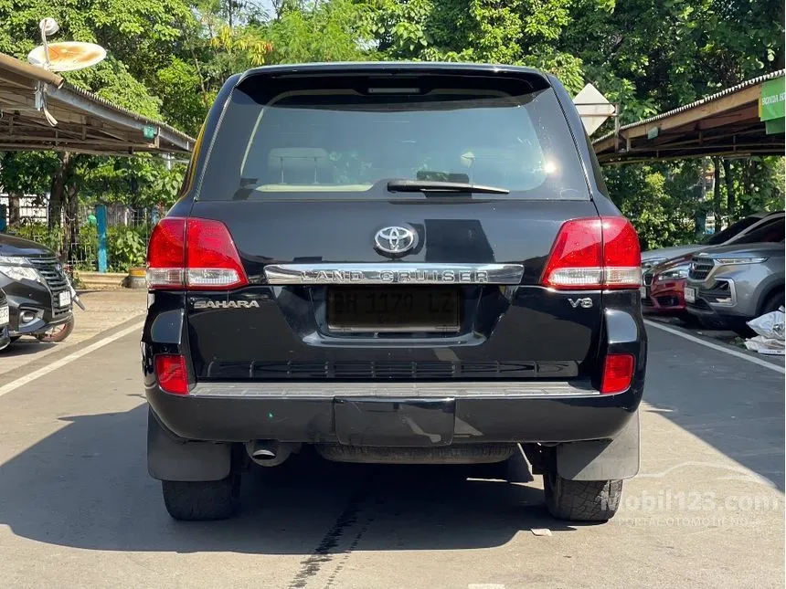 2010 Toyota Land Cruiser 200 Full spec SUV