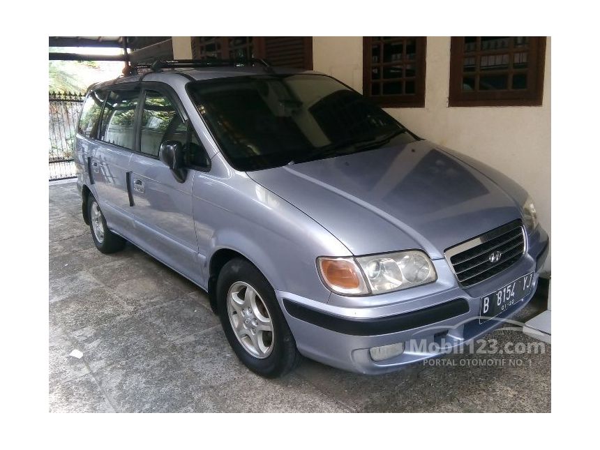 Hyundai trajet 2002