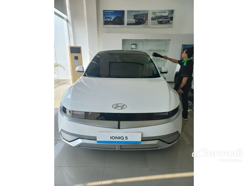 Jual Mobil Hyundai IONIQ 5 2024 Signature Long Range di Jawa Barat Automatic SUV Putih Rp 755.000.000