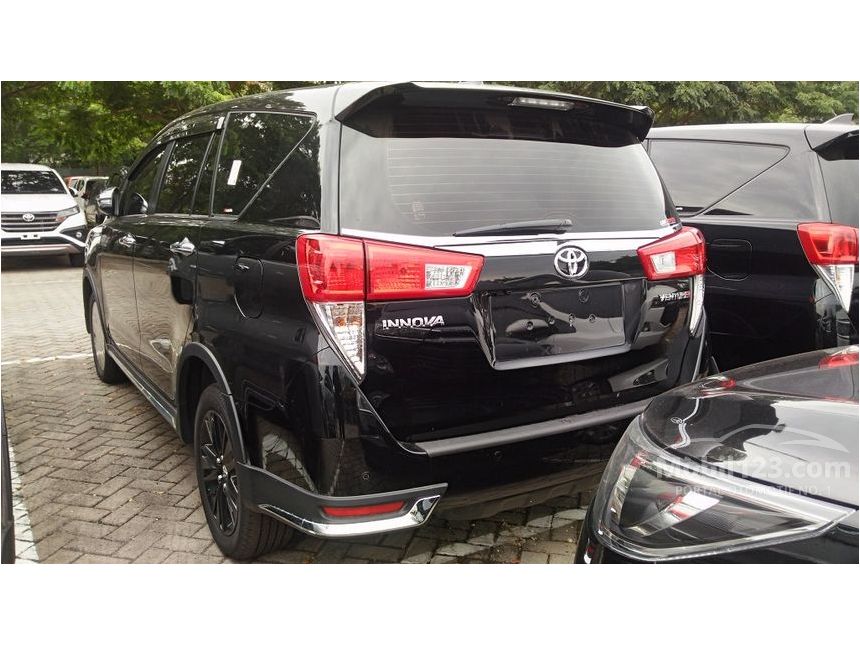 Jual Mobil  Toyota  Innova  Venturer 2021  2 0 di Jawa Timur 