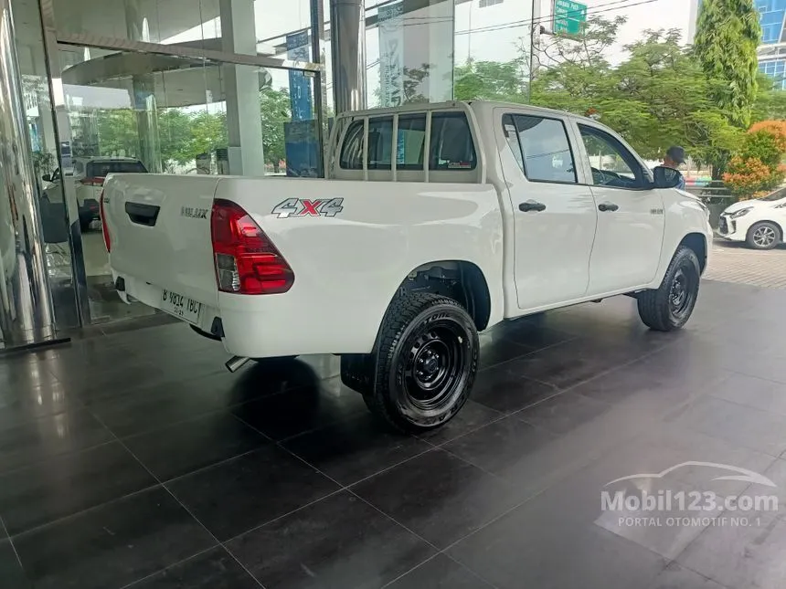 Jual Mobil Toyota Hilux 2024 GR Sport Dual Cab 2.8 di Banten Automatic Pick