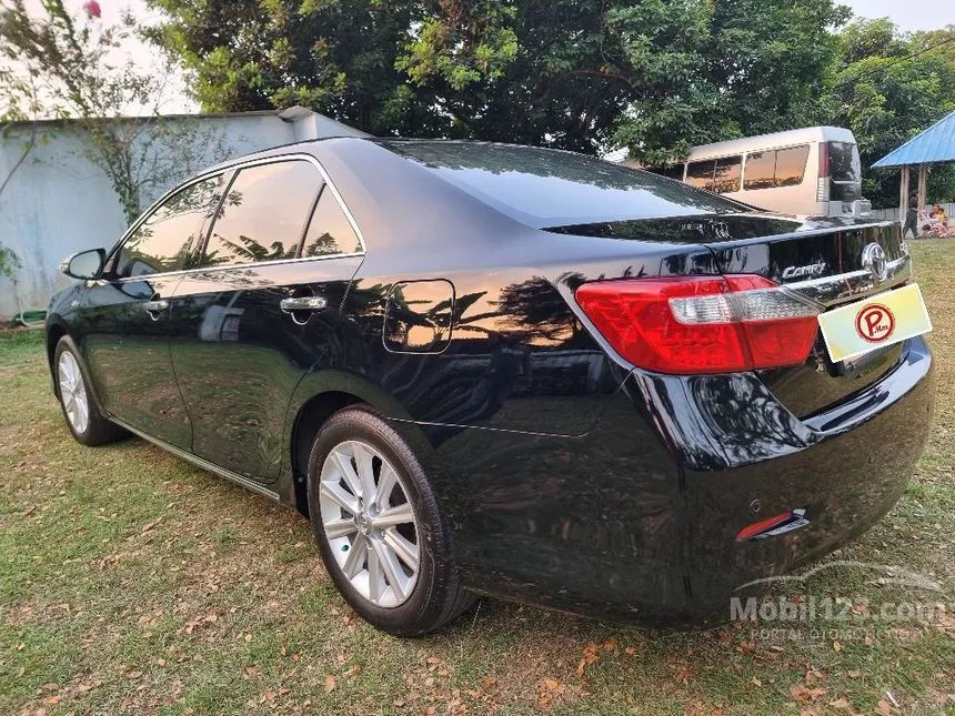 2014 Toyota Camry V Sedan