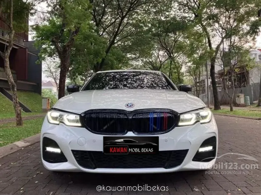 Jual Mobil BMW 330i 2021 M Sport 2.0 di Banten Automatic Sedan Putih Rp 645.000.000