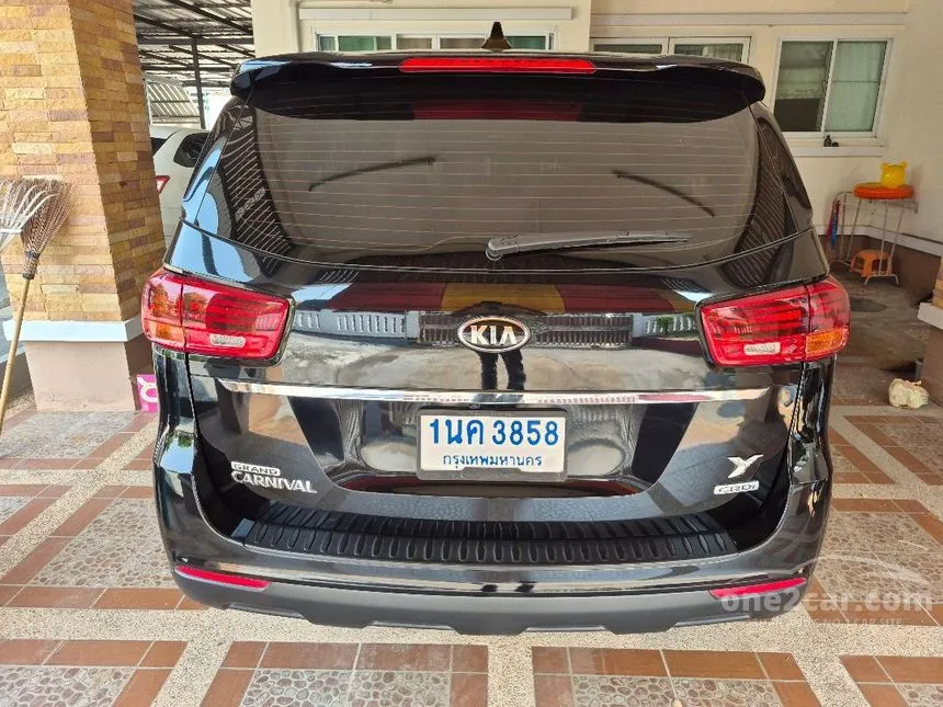 2023 Kia GRAND CARNIVAL LX Wagon