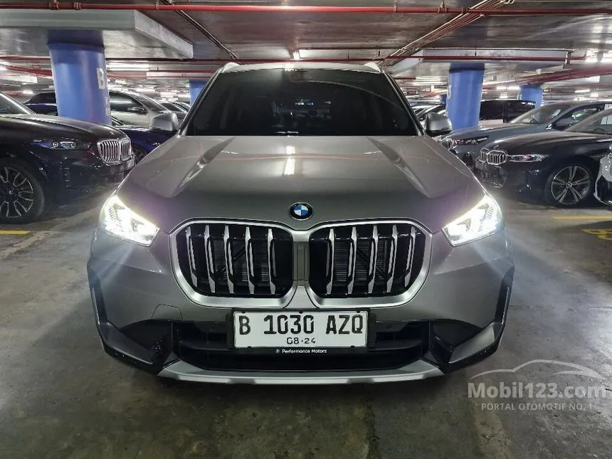 Jual Mobil BMW X1 2024 sDrive18i xLine 1.5 di DKI Jakarta Automatic SUV Silver Rp 925.000.000