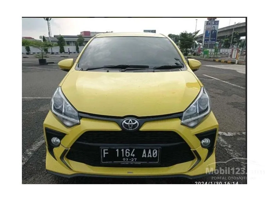 Jual Mobil Toyota Agya 2022 GR Sport 1.2 di Jawa Barat Automatic Hatchback Kuning Rp 143.000.000