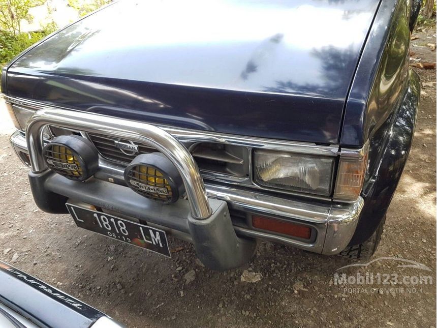 Jual Mobil Nissan Terrano 2001 Grandroad XTR 2.4 di Jawa 