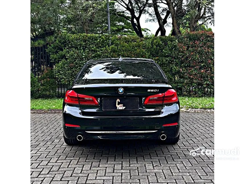 2018 BMW 520i Luxury Sedan